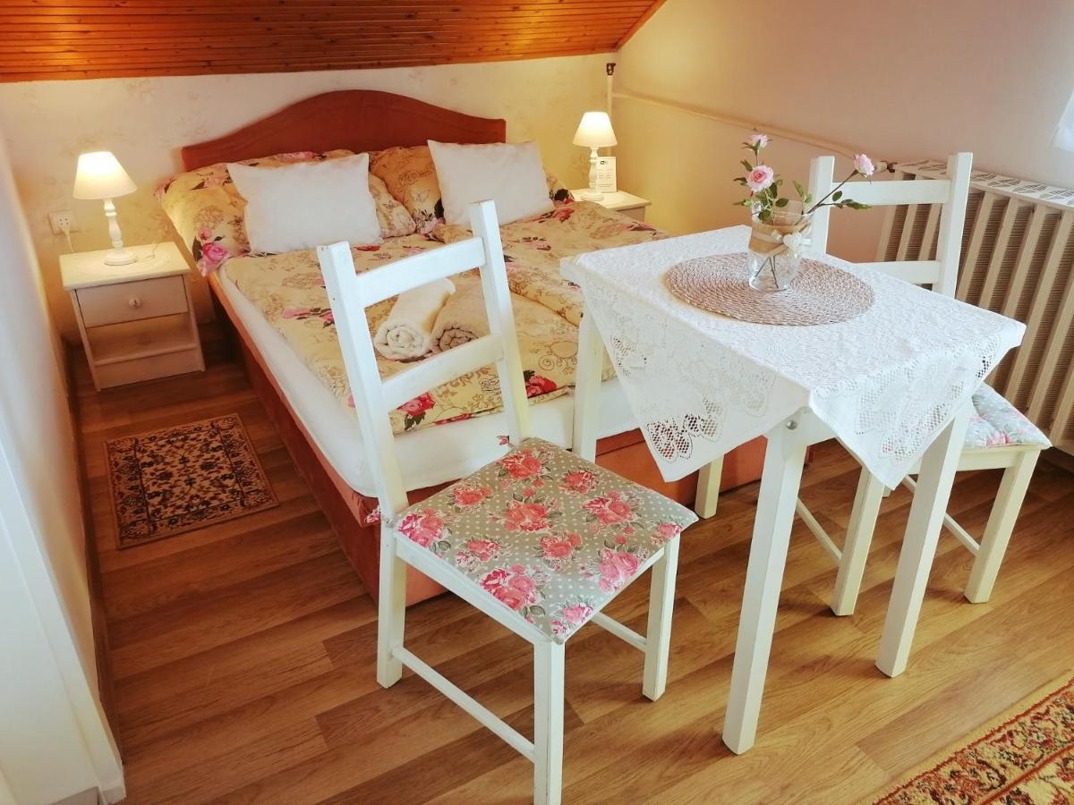 Elisoria Apartments Сержегтомай Екстер'єр фото